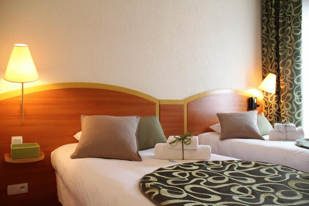 Kyriad Hotel Lamballe Exterior foto