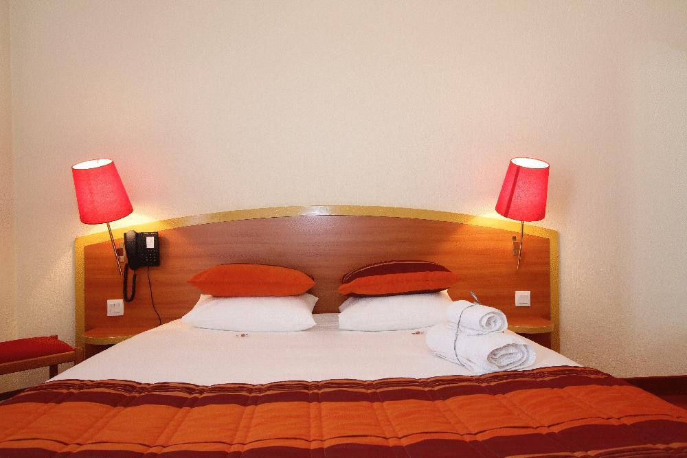 Kyriad Hotel Lamballe Exterior foto