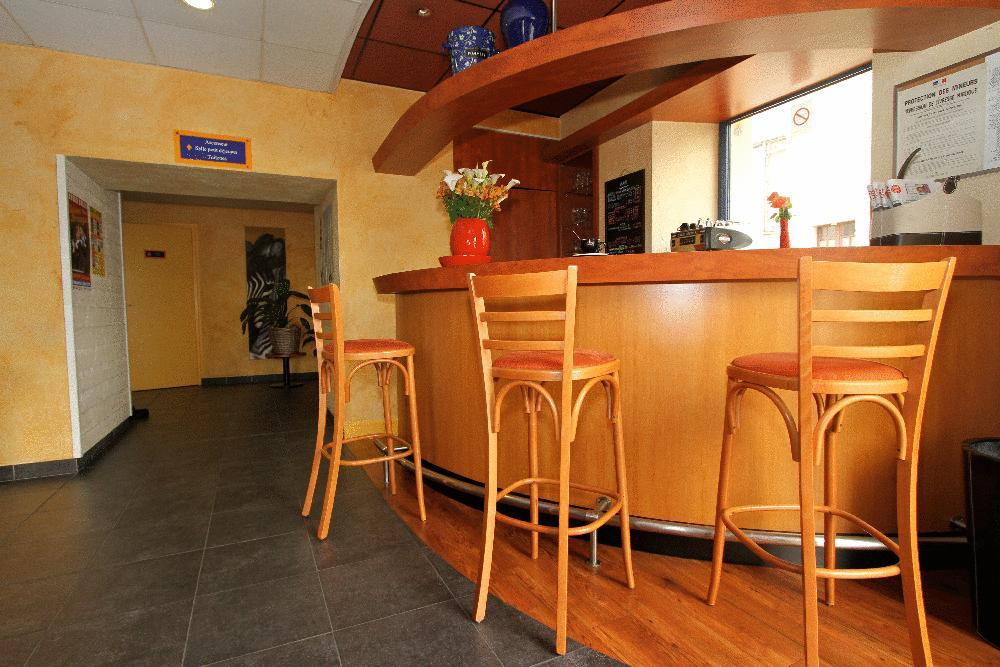 Kyriad Hotel Lamballe Exterior foto