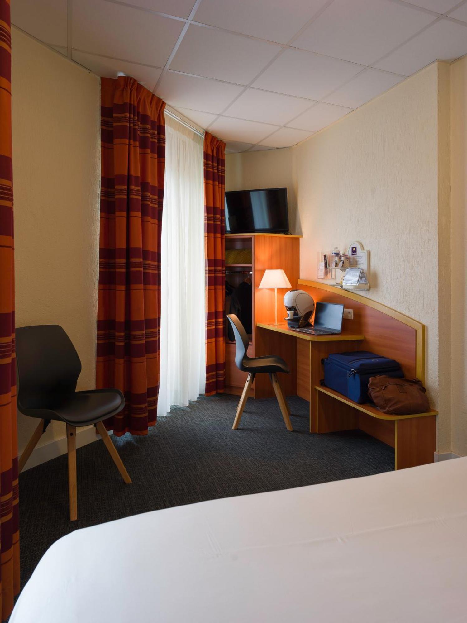 Kyriad Hotel Lamballe Exterior foto