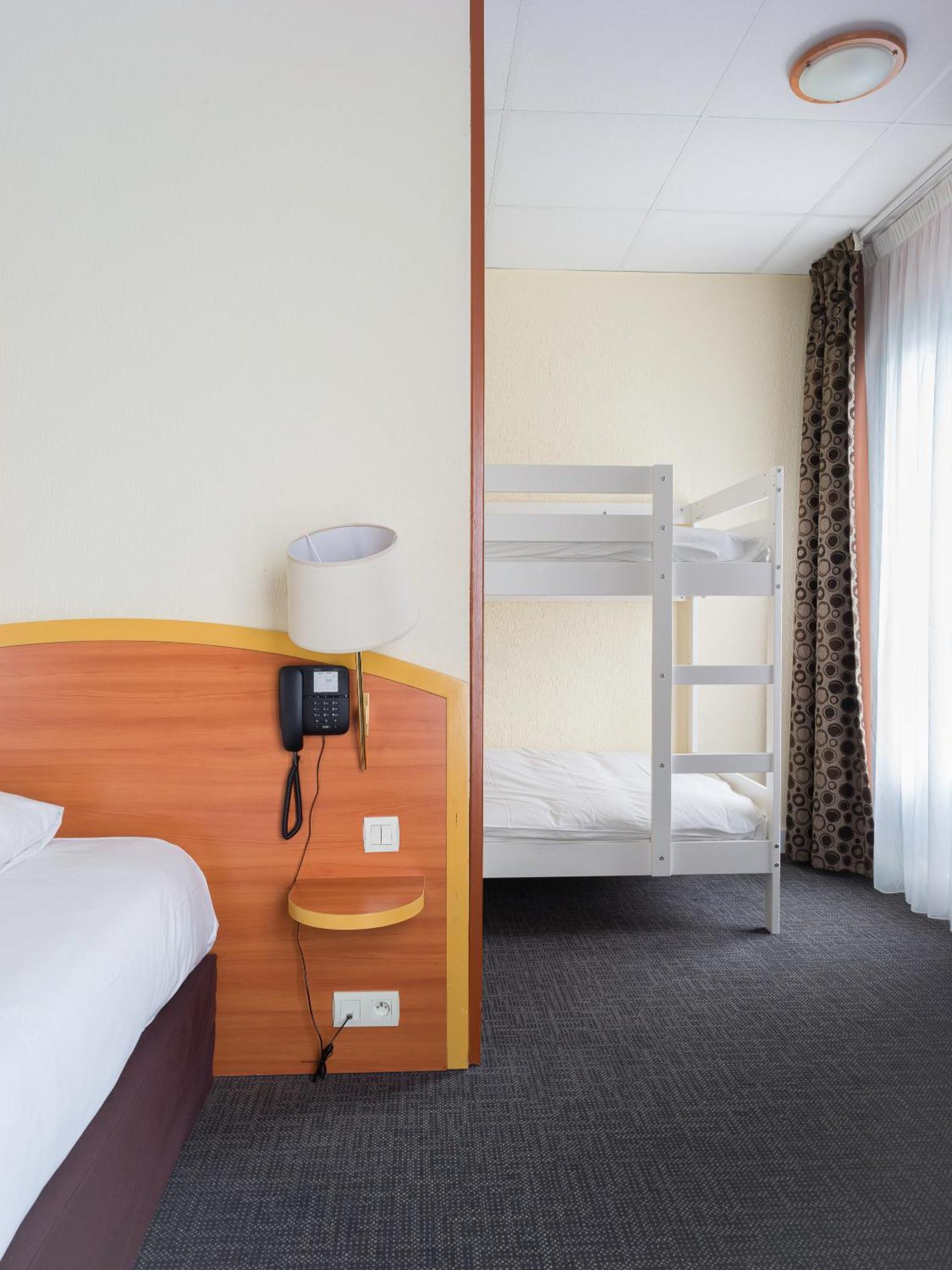 Kyriad Hotel Lamballe Exterior foto