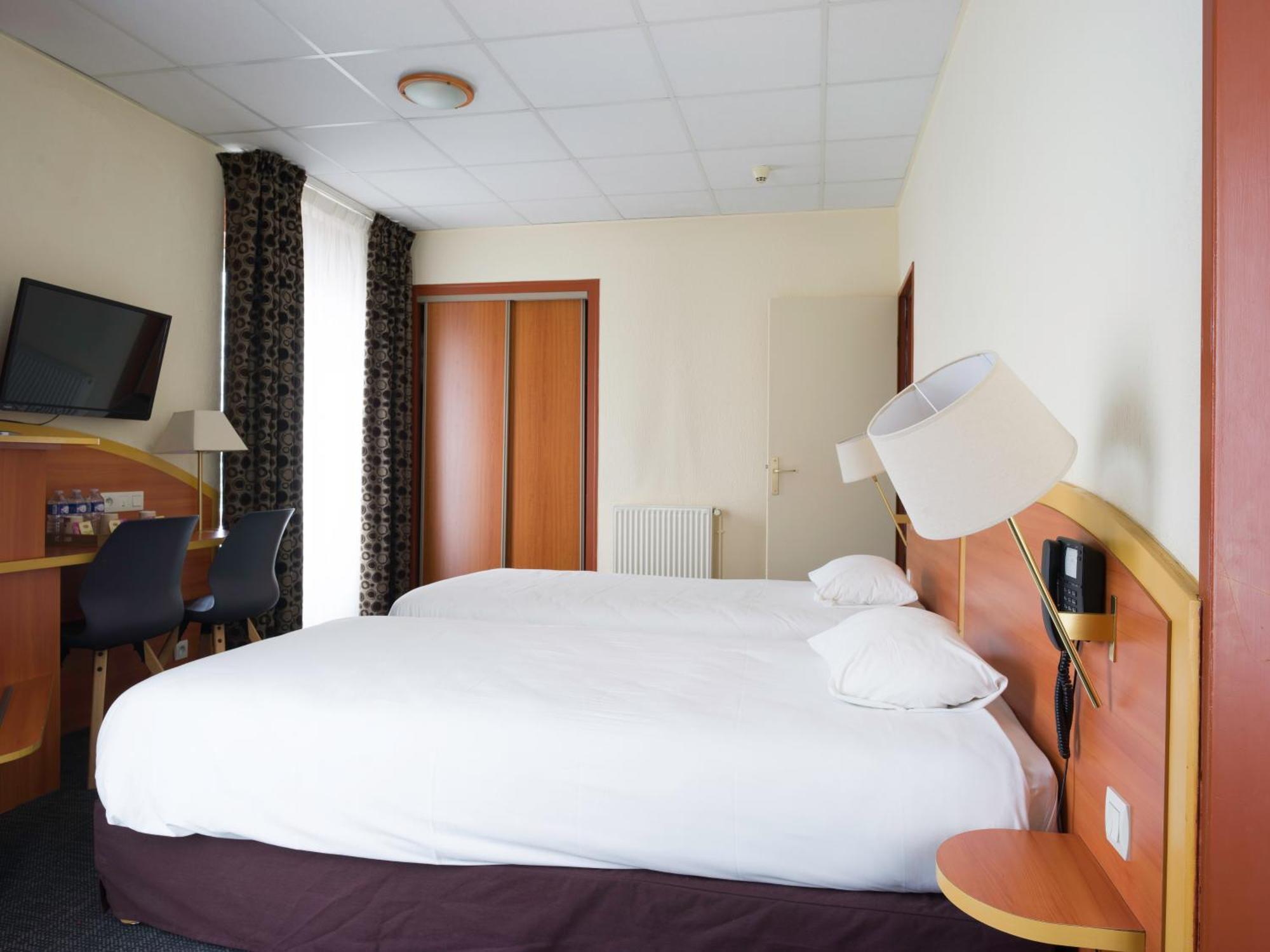 Kyriad Hotel Lamballe Exterior foto